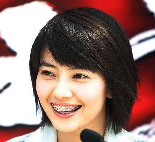 高圆圆—国民女神,由土到超会穿的穿搭女神,每个瞬间都能美到你