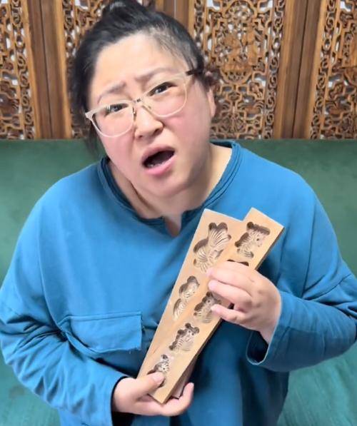 原创靠谎报价格圈粉387w胡老师身份被扒难怪能拿捏铁兜