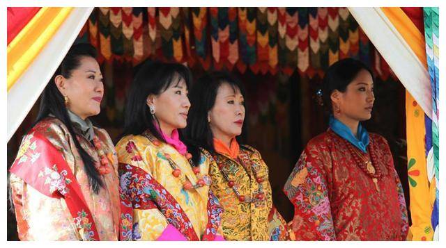 不丹王室发新照庆王母62岁生日!一身浅绿太美,四姐妹齐亮相更绝
