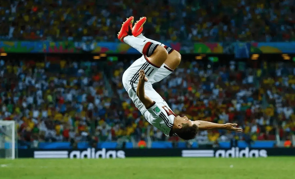 原创盘点足坛五大庆祝动作谁最霸气谁又最骚气