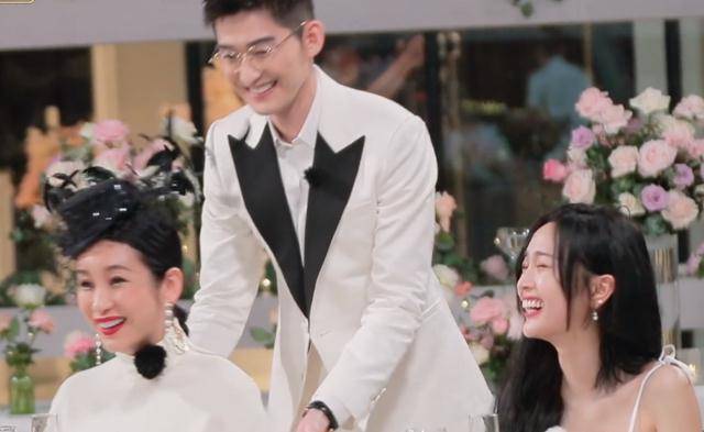 蒋勤勤盛装出席小蛮腰倾城颜值抢镜,张翰见后拦腰搂!_周捷_妻子_绅士