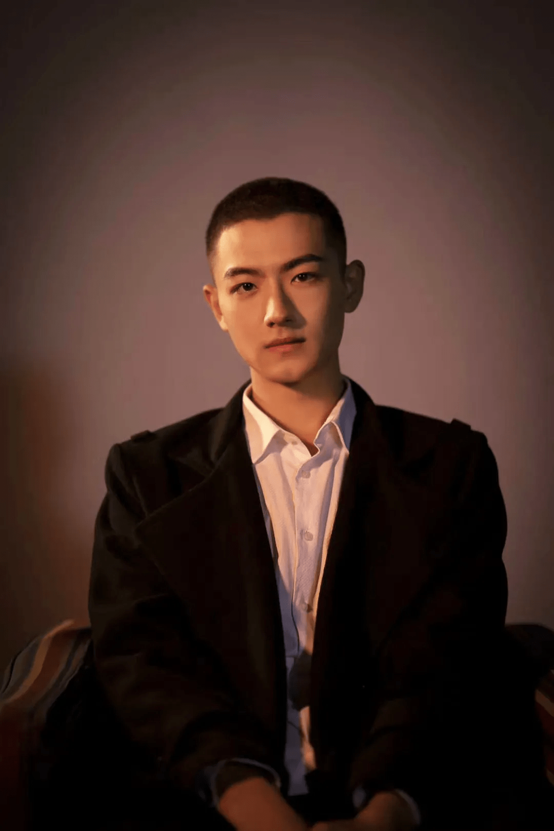 人物| 刘闯:用自己的声音传递温暖_小闯_艺术_播音