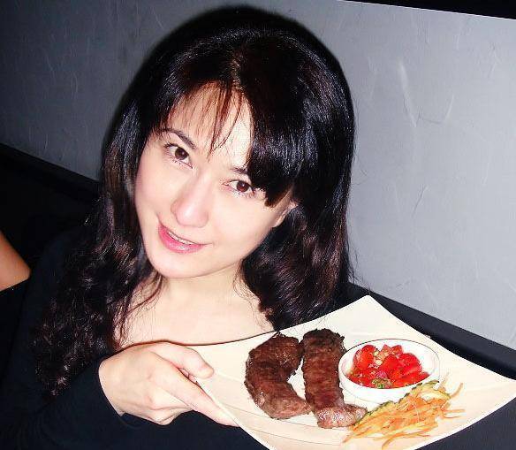 两次嫁入豪门后净身出户,今独自带儿子生活_戈伟_林志隆_婚姻