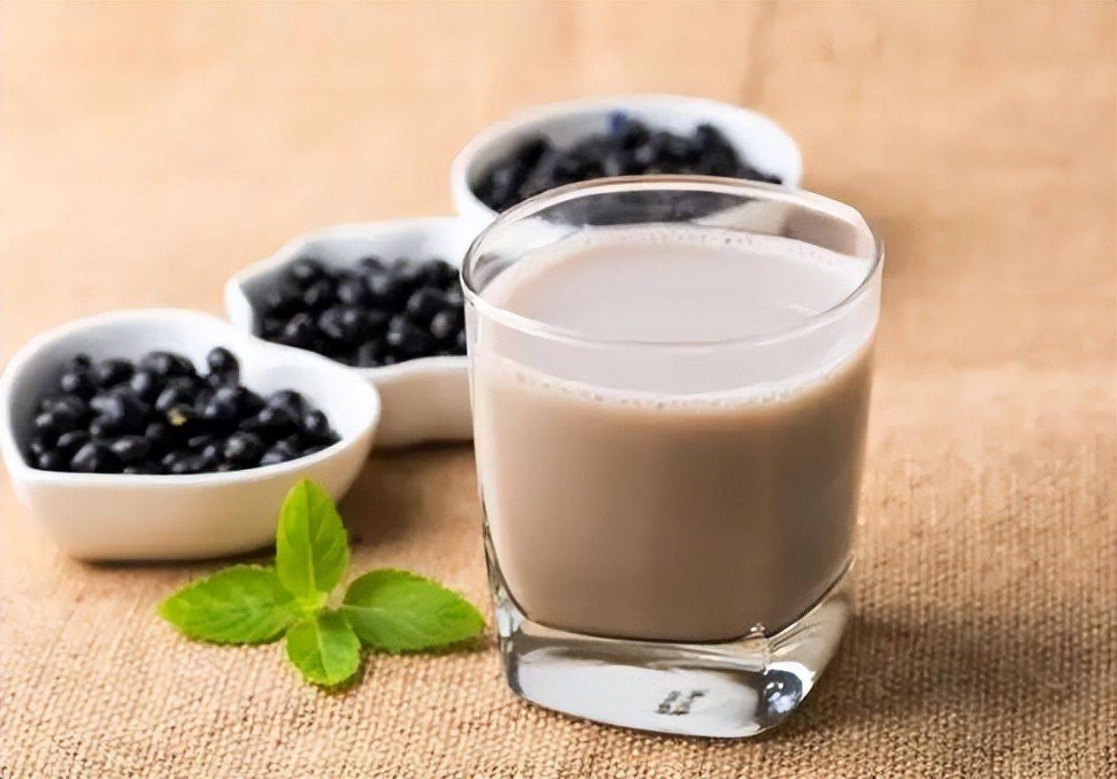 但是平时很少有时间打磨豆浆,所以我选择豆浆粉作为替代品.