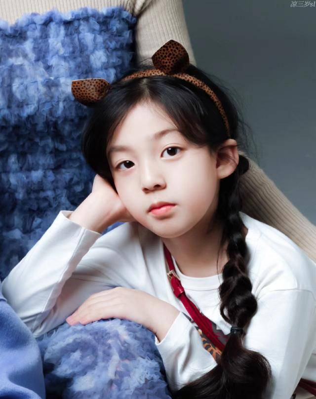 小泡芙也开始慢慢张开了,但仍然能看出小时候的模样.