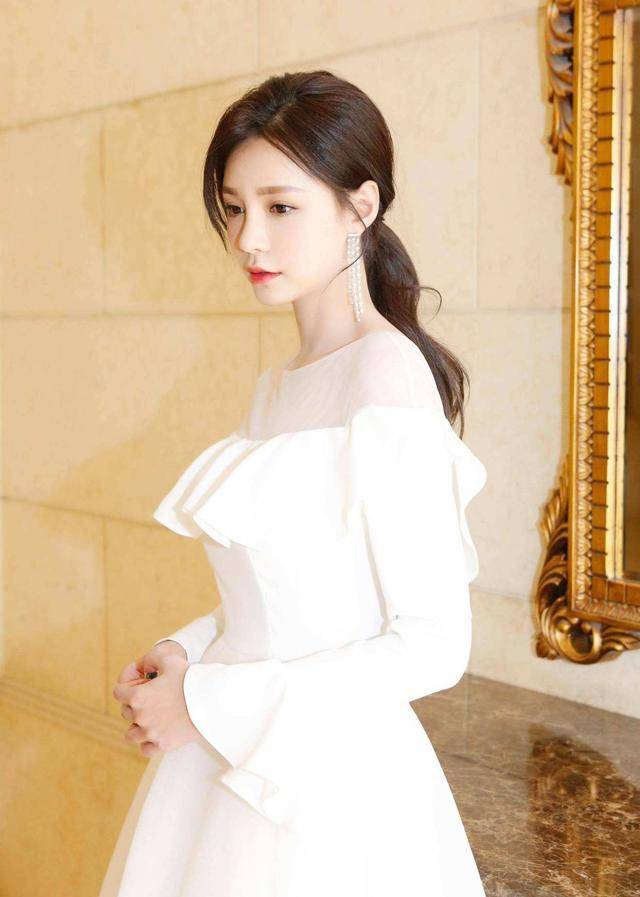 原创沈梦辰晒婚纱照曾被全网黑的她凭什么可以乘风破浪