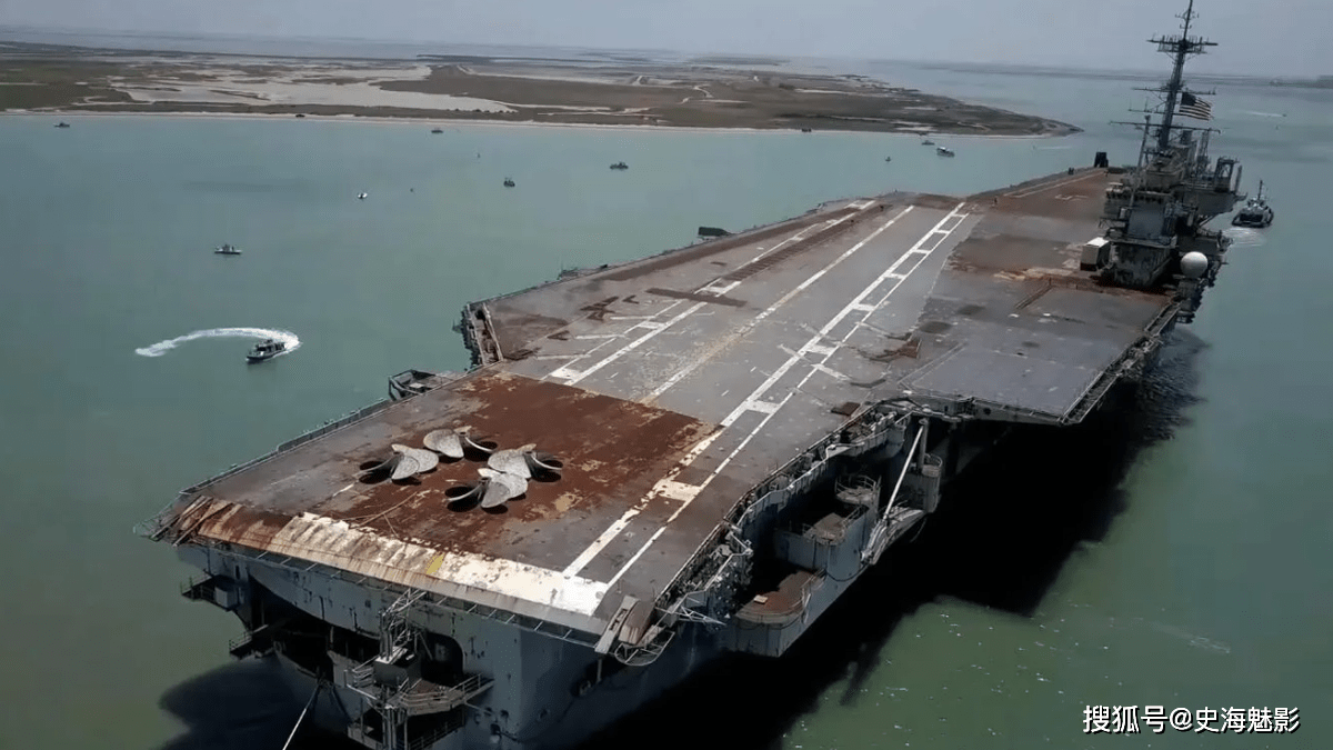 原创美军航母进入北部湾海域突然被神秘导弹击中损失惨重险些沉没