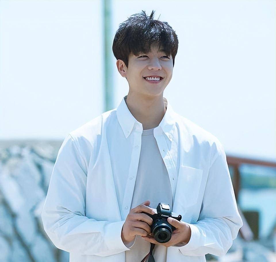 这8位狗狗颜韩男星太撩了_蔡钟_旻奎_朴叙俊