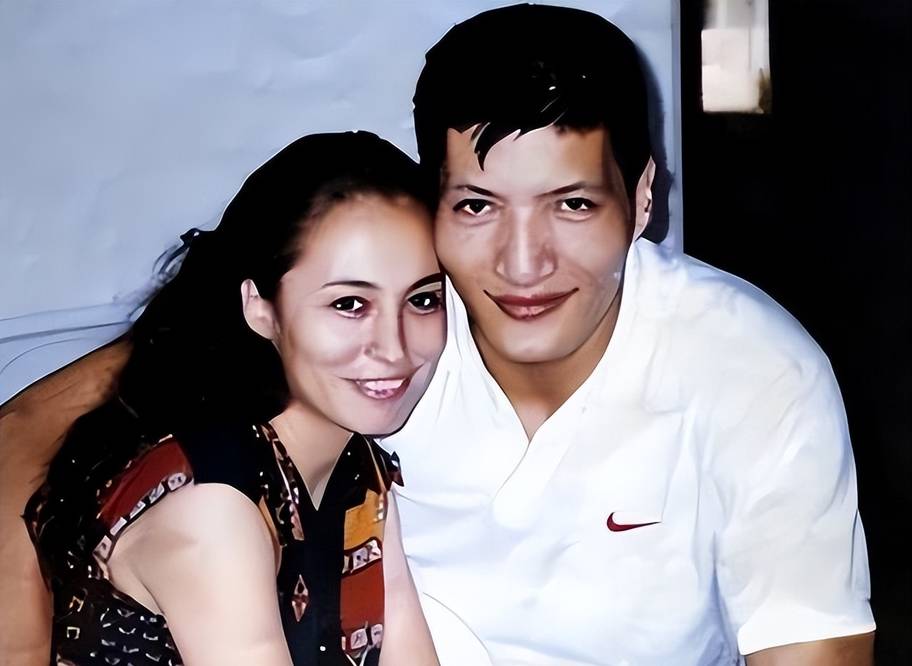 记得中国长城巴特尔吗娶二婚妻子当继父如今一家5口生活幸福
