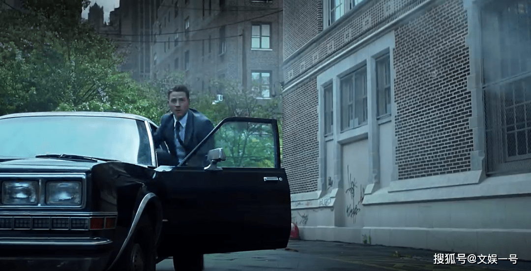 他是没有面具的小丑,却成为哥谭市的噩梦_杰罗姆_戈登_胡子