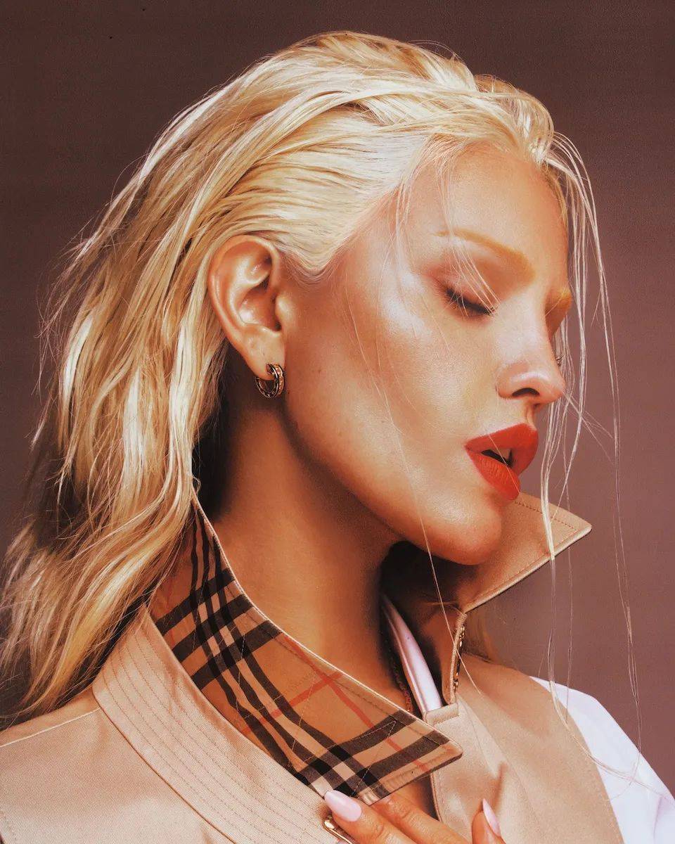 原创墨西哥女星艾莎冈萨雷斯超美艳健美身材太性感火辣