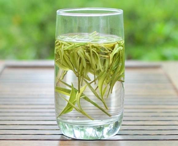 玻璃杯泡茶,可观赏性极高.