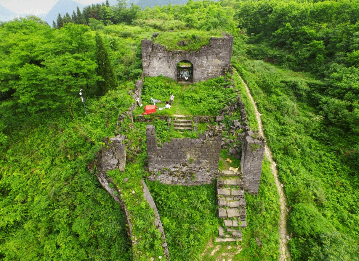 杨应龙墓图片