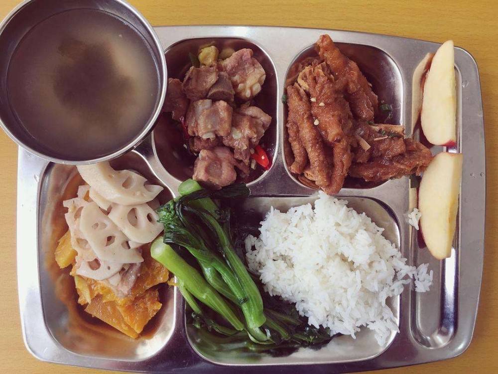 厦门小学女老师晒食堂饭菜走红1元四菜一汤网友真羡慕