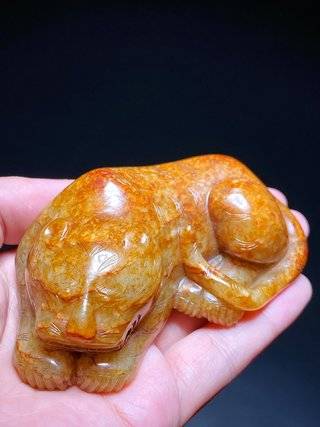 辽金 和田玉籽料红沁 圆雕 玉虎 卧虎 秋山虎 摆件_玉质_于前_审美