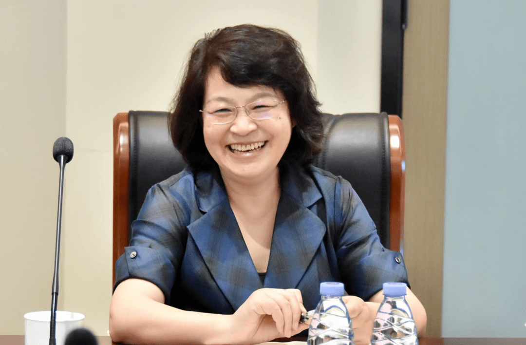 中兴发展常务副总裁兼首席财务官,中兴通讯董事方榕携团队与大家进行
