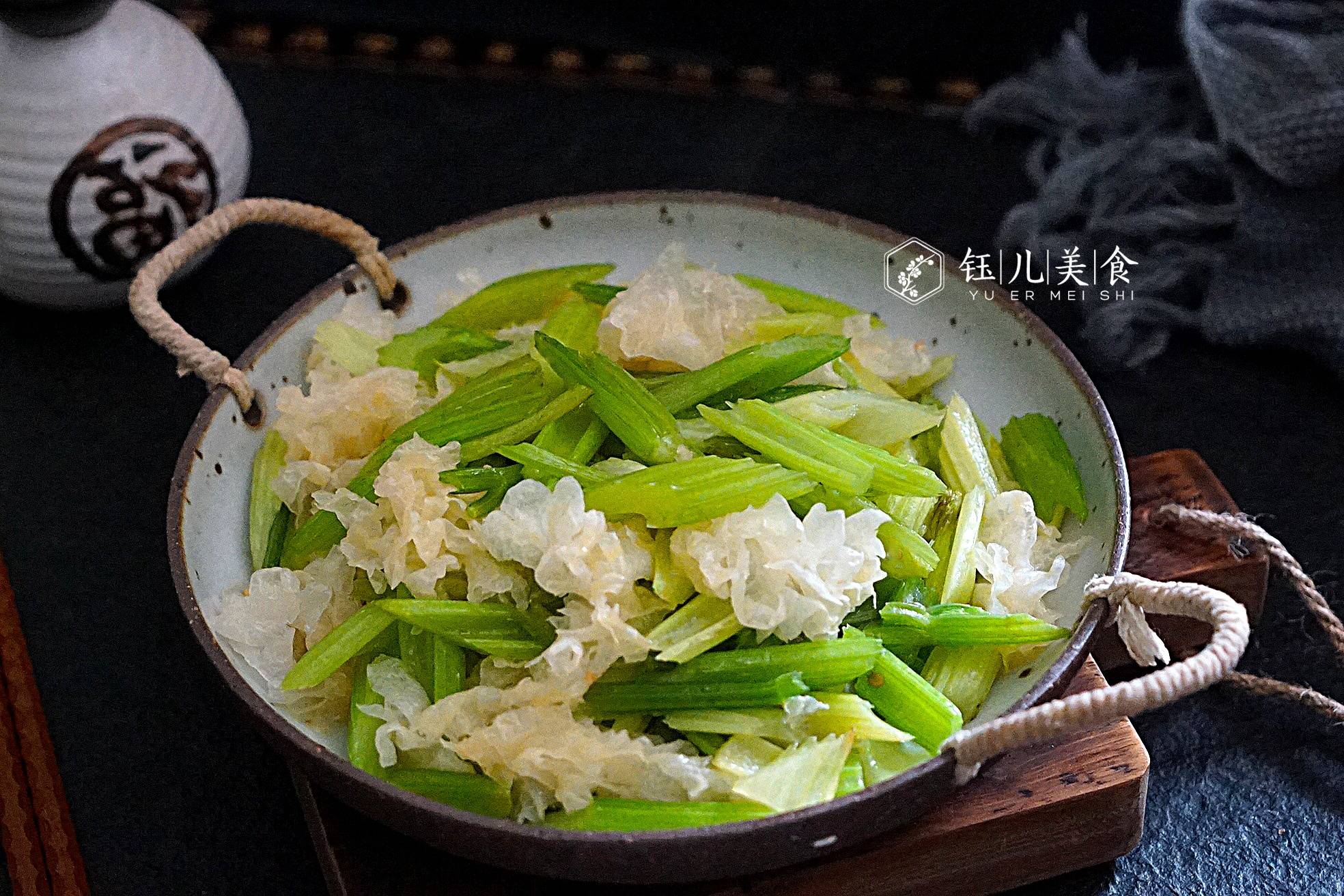 青菜木耳炒黄豆图片图片