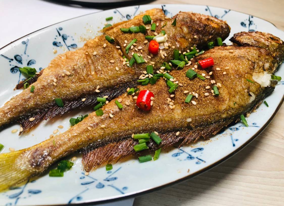 推荐做法:香煎小黄鱼平时经常听别人说,经常吃鱼的小孩会比较聪明