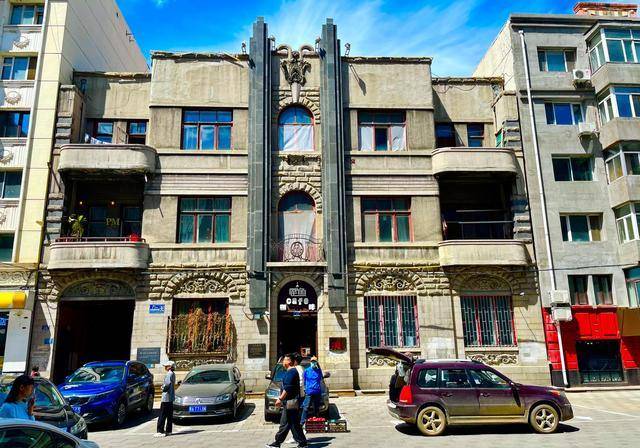 哈尔滨有条街道名叫面包街，里面有座宝藏建筑是个很特别的咖啡馆