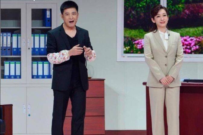 他16岁参军,多次登上春晚却不红,今51岁与妻子恩爱如初_生活_孙涛