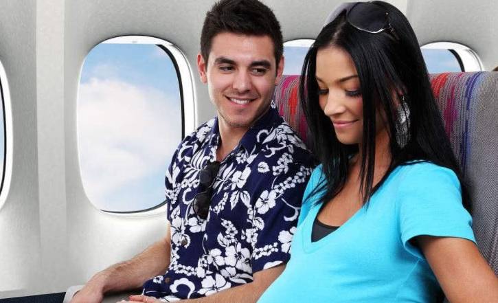 【孕妇可以坐飞机吗】孕妇坐飞机对胎儿有影响吗_孕妇坐飞机注意事项