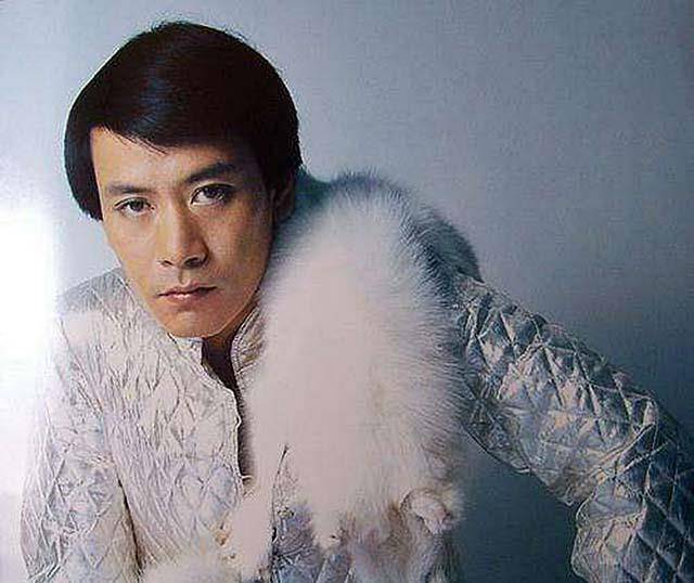 "一代妖男"罗文:70年代走红,黄霑独对他偏爱,徒弟皆成巨星_香港_表演