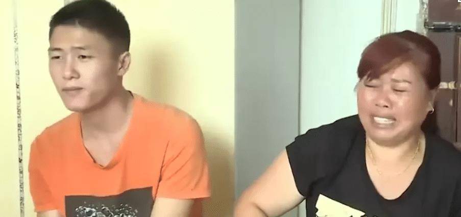 被拐17年富二代少年寻回亲生父母生母挽留你要走妈妈不活了