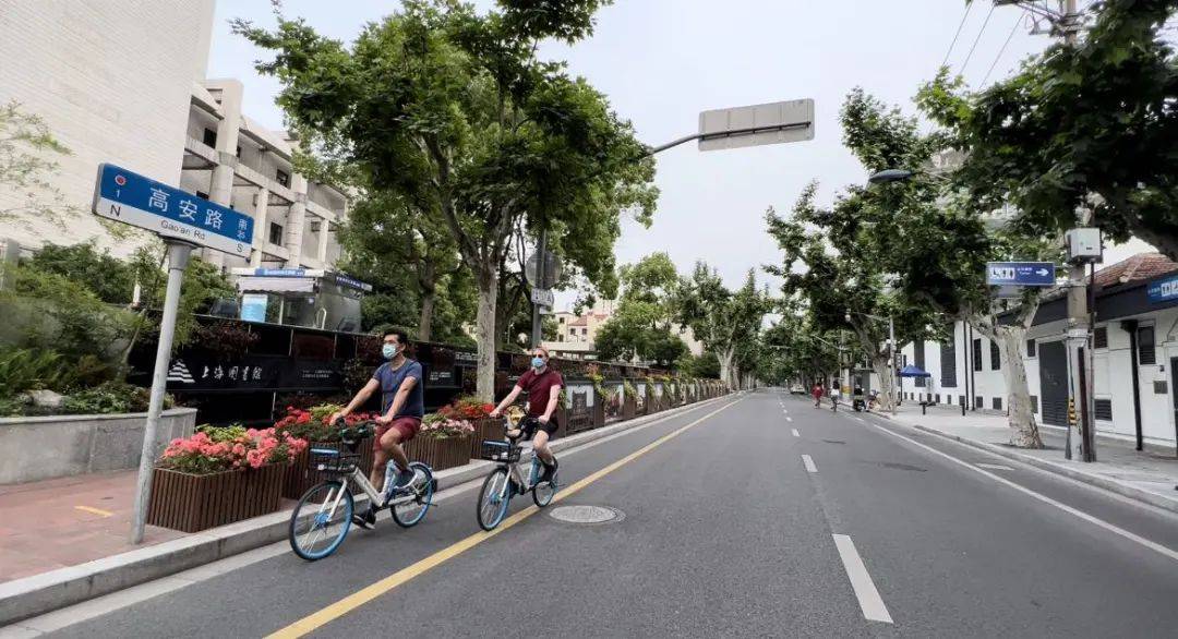 武康大楼素颜回归不少居民前来打卡一组对比图让人破防