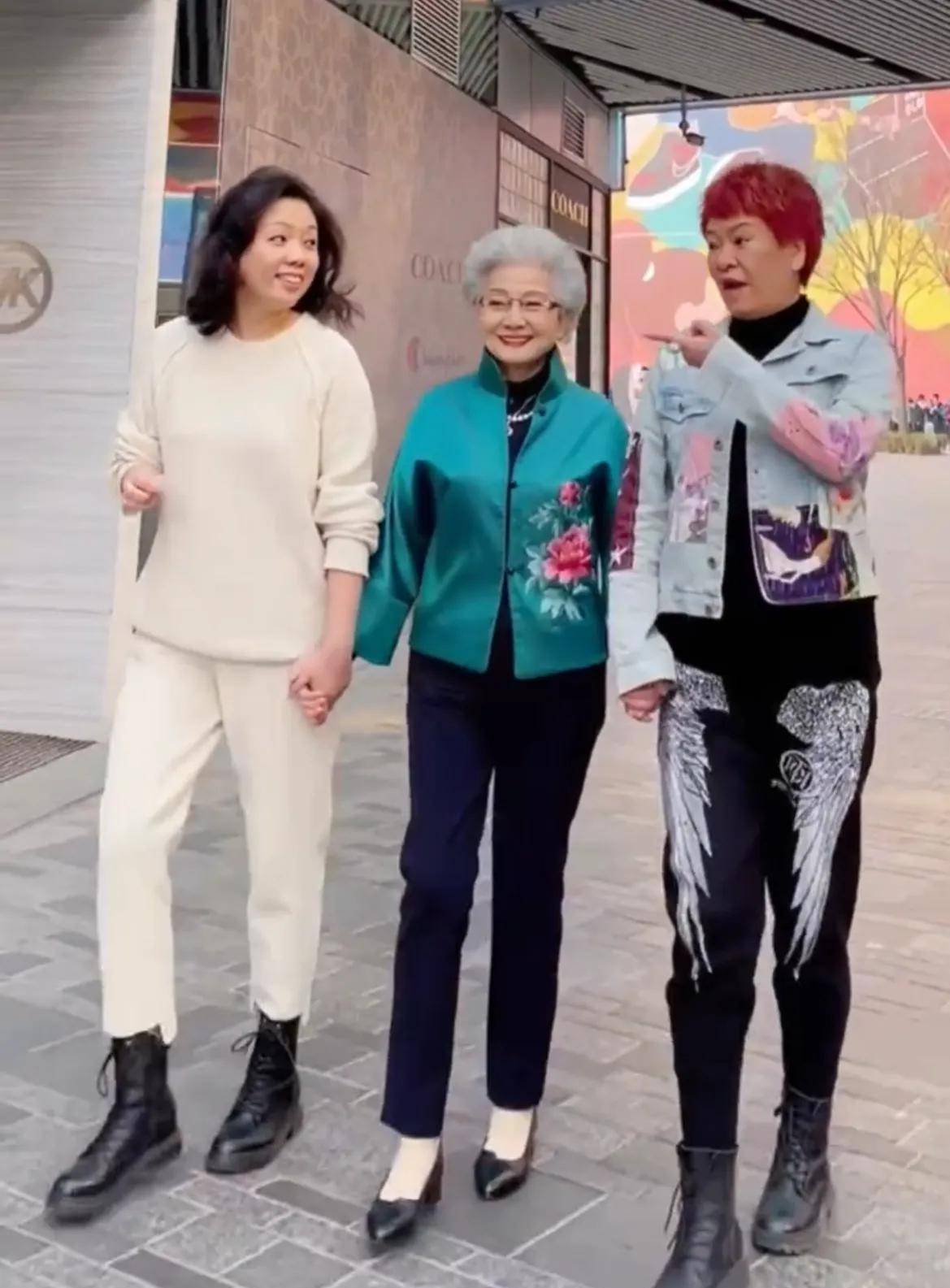 "神仙奶奶"盛瑞玲:70岁当模特,80岁登人生巅峰,92岁活成18岁