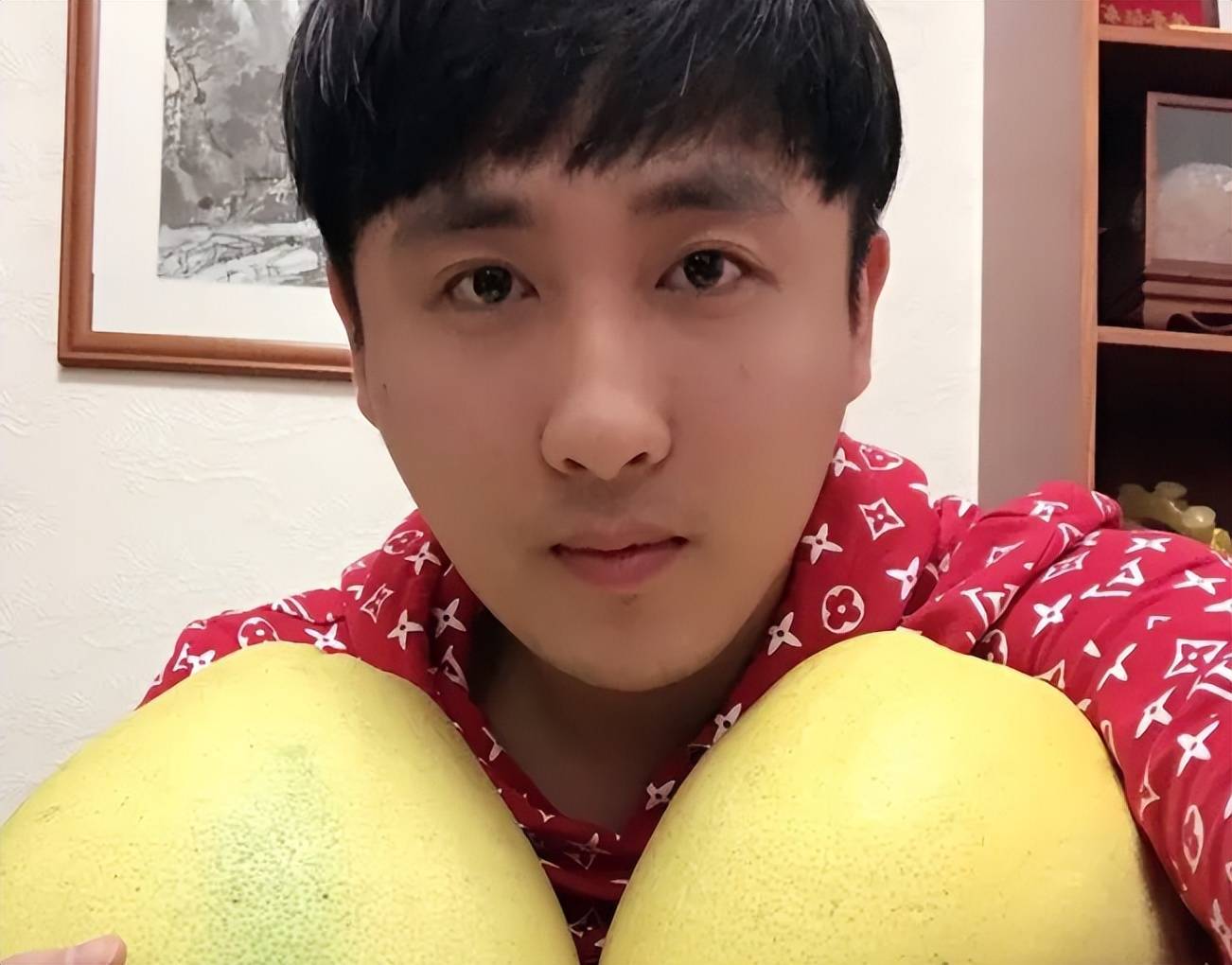 原创网红表哥连麦平台调侃散打哥递纸条官方他没这个权力