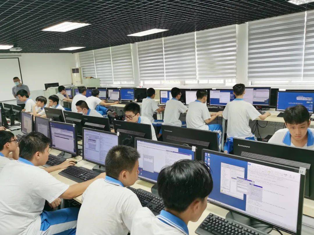 拥抱互联时代的硬核技能广州市天河职中计算机网络技术专业
