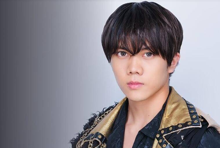 原创佐木大光被私生饭持刀狂追一见钟情疯狂求爱