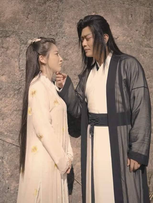 48岁黄海冰略显富态,44岁张棪琰仍显冻龄_网友_生活_于张