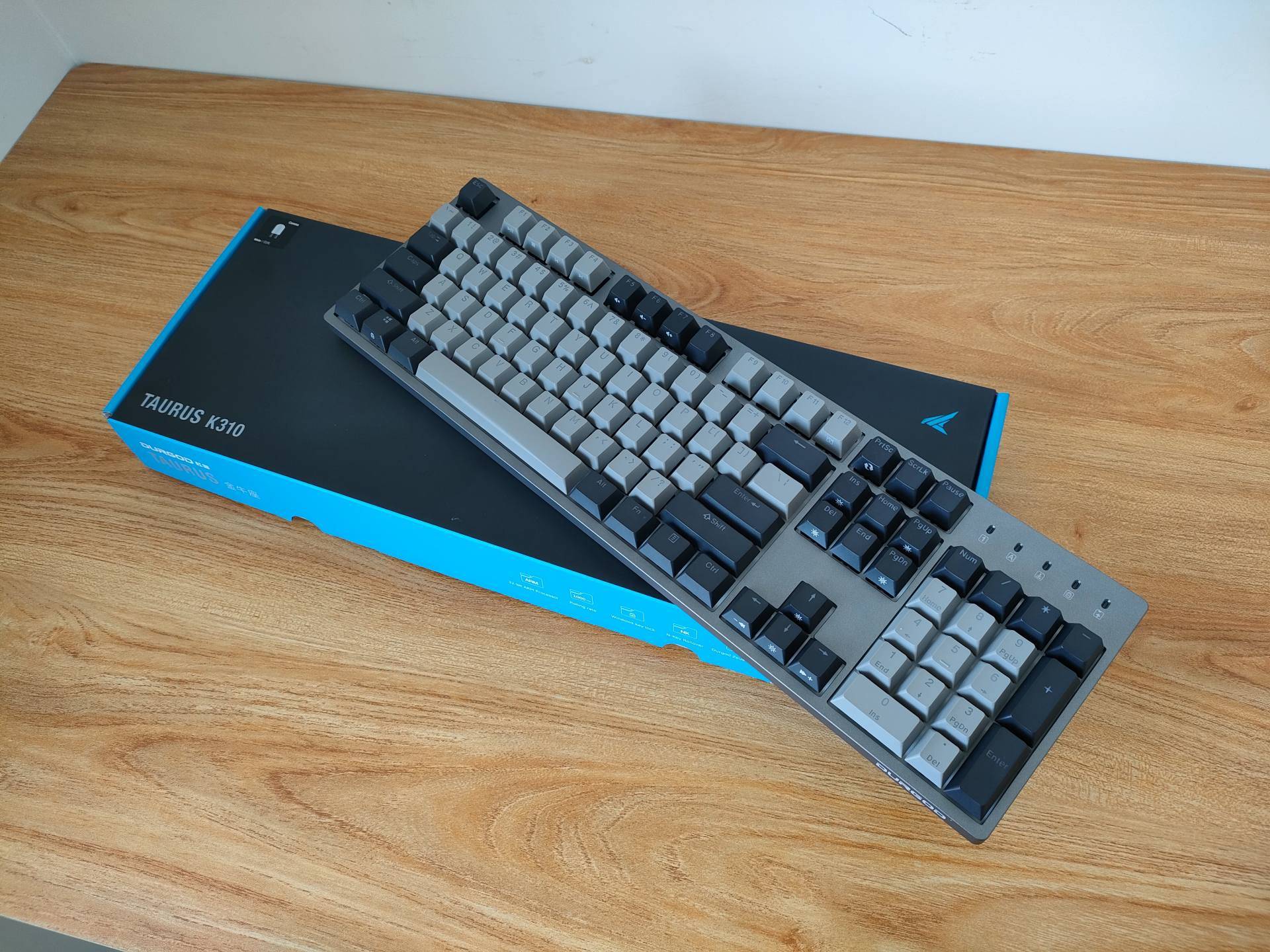 简单时尚原厂樱桃轴限量版杜伽k310机械键盘体验