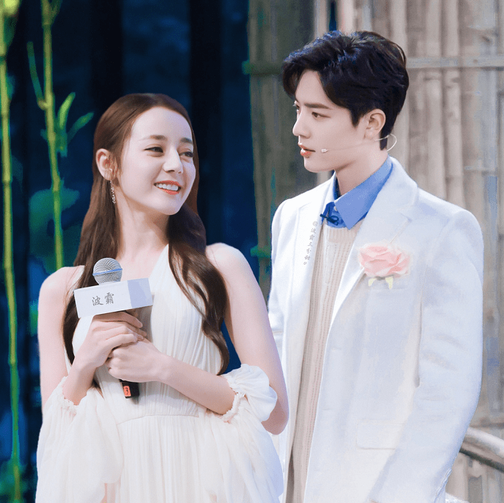 原创迪丽热巴和肖战确认出演顾漫你是我的荣耀大家期待吗