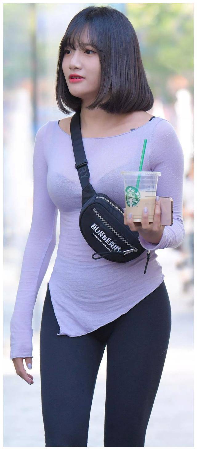 原创完美身材小姐姐穿紧身衣果断是吸睛无数