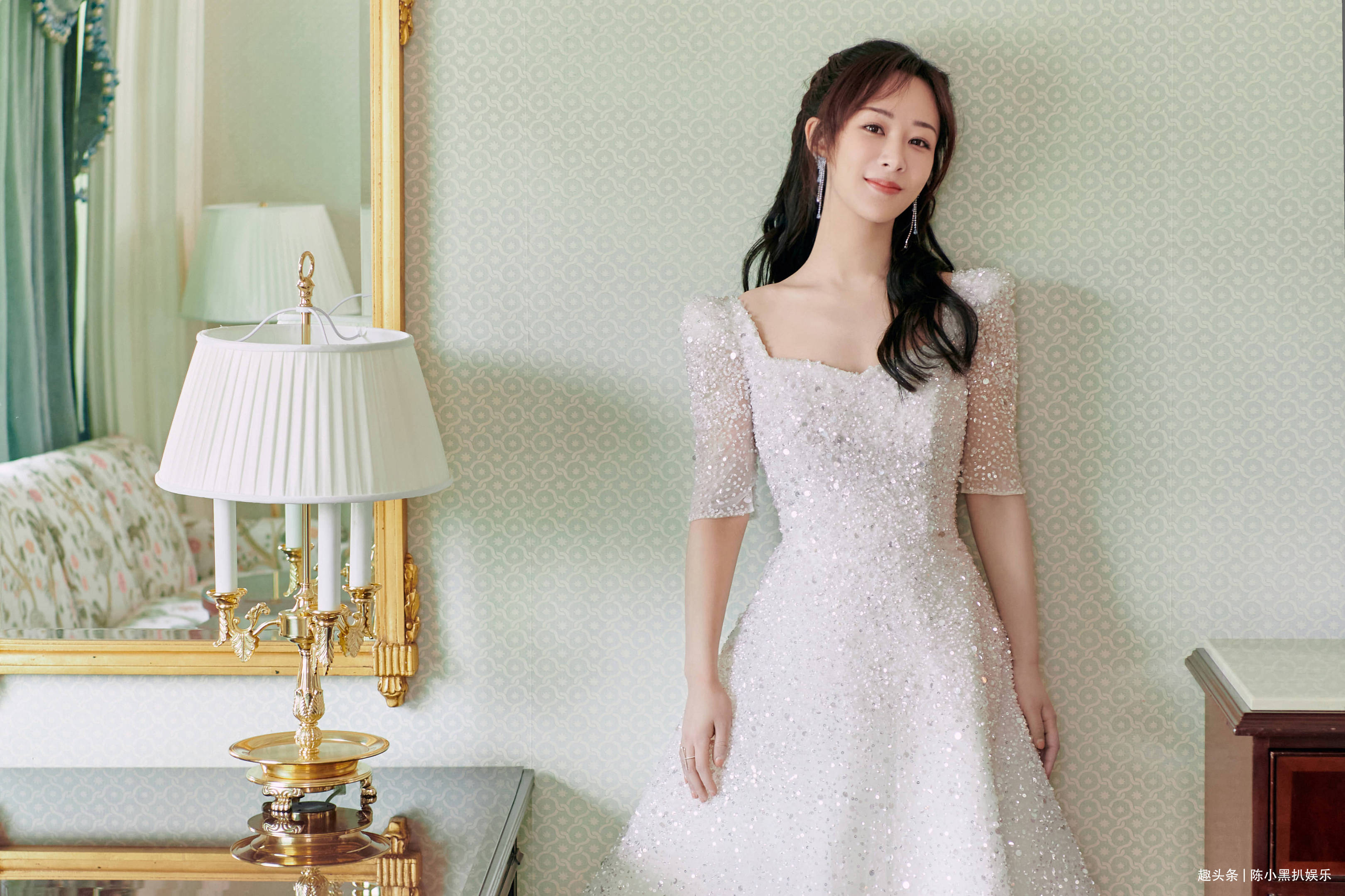 原创杨紫发文玩梗曾拒绝粉丝叫她老婆如今被调侃她的博文让人心疼