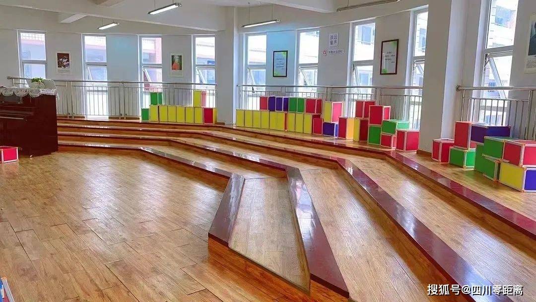 舞蹈教室阶梯音乐教室书吧3d打印室录播室心理辅导室安全体验中心讲学