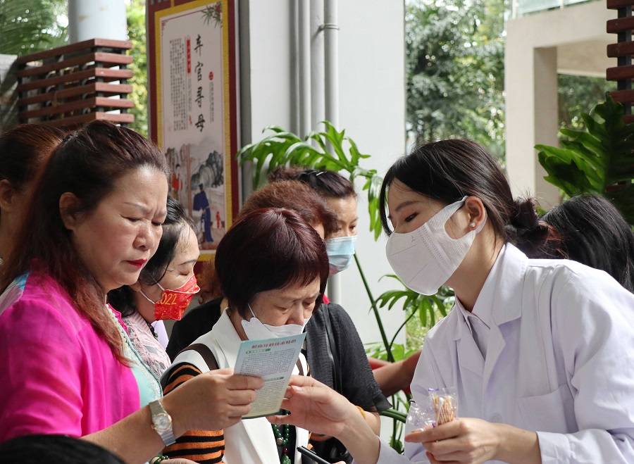 老年人口腔_“爱牙医疗扶助——健康咀嚼行动”项目启动在南宁举行