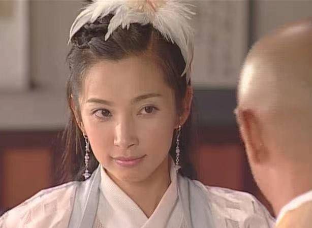 48岁李冰冰近照曝光未婚无子已冻卵整容过度撞脸刘晓庆