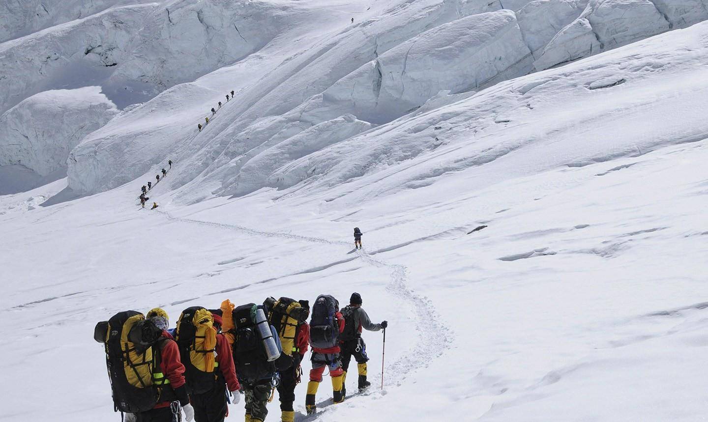 珠峰上“绿靴子”什么来头？每个登山者都知道他，经过时备受煎熬