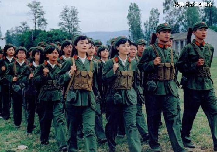 解放軍65式軍服,影響為什麼那麼大?三點原因_軍銜_時間_士兵