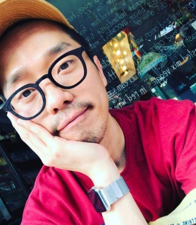 原创40岁张栋梁近照曝光胡子拉碴颜值塌陷曾是富二代因破产入圈