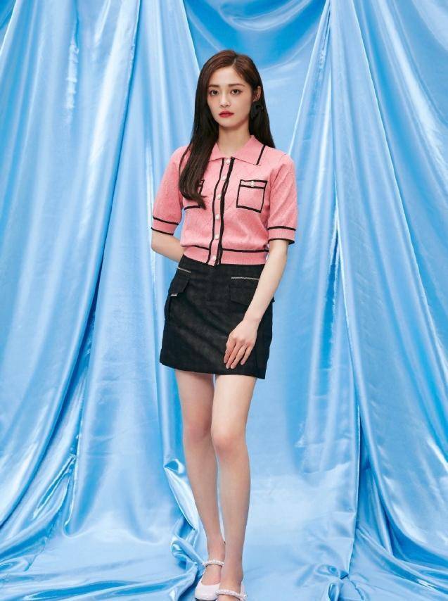 周洁琼这腿型真实存在弧度弯曲如月牙比直线腿更撩人