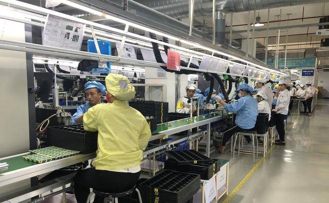 BOB全站我国14亿人也难招工？工厂招工遇冷年轻人为何不愿走进工厂？(图2)