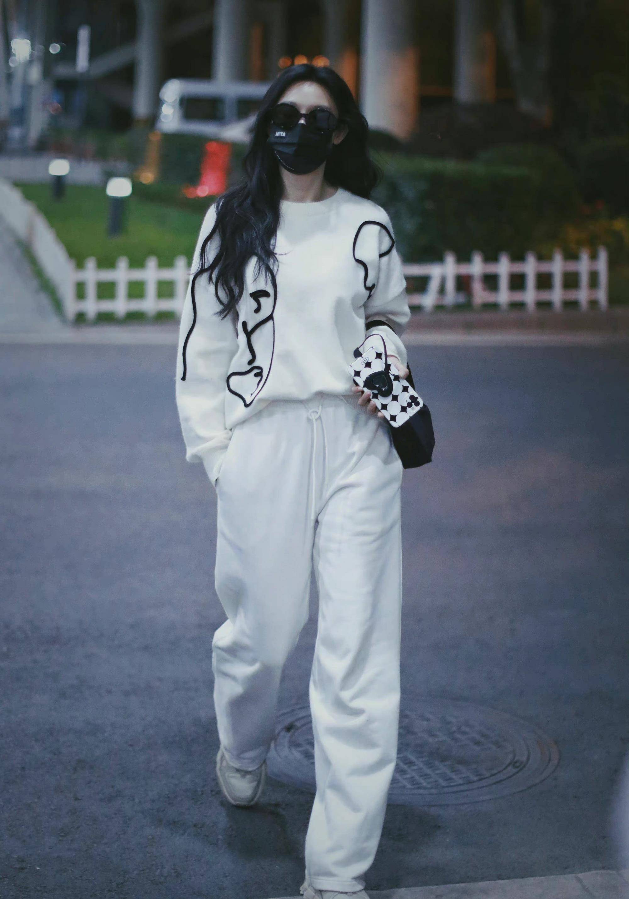 张俪这条件不翻个红咱能服气吗?