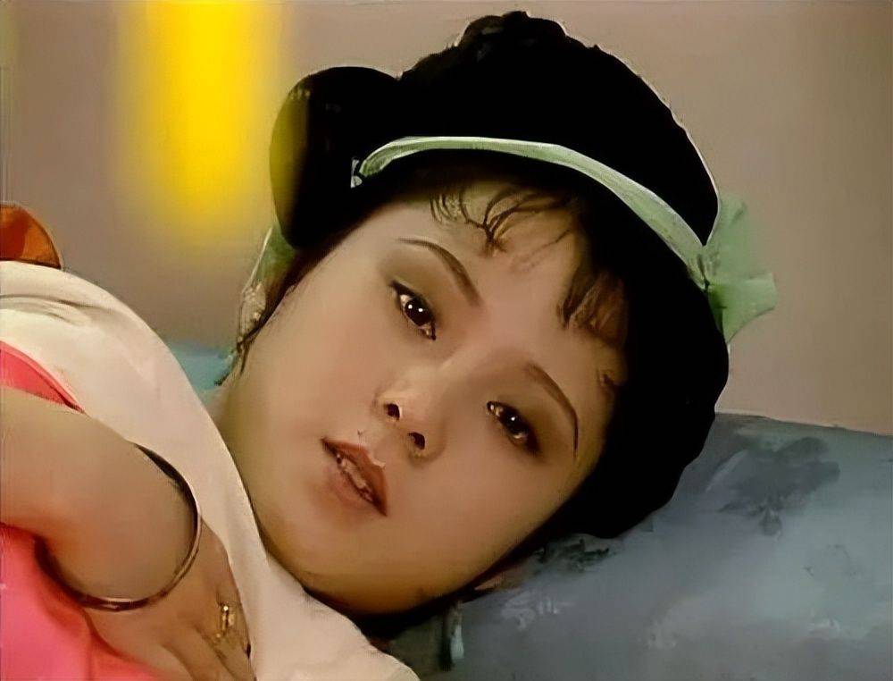 红楼梦里为何晴雯死之前叫了一夜娘而未叫宝玉