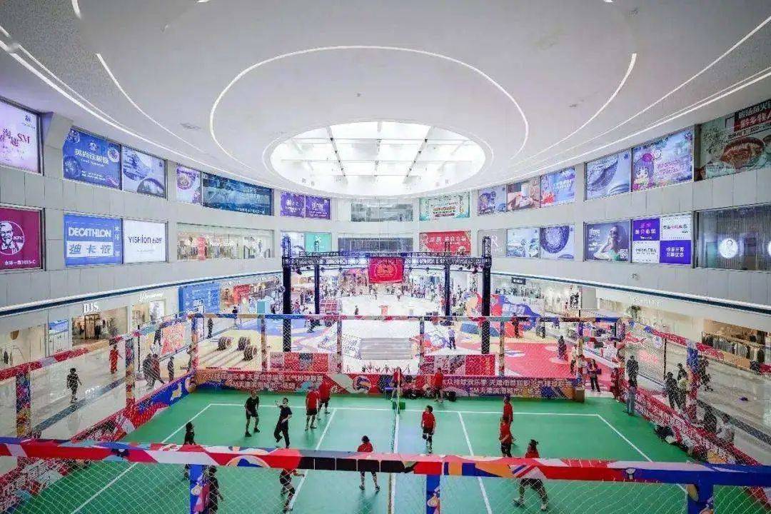 扩大运动休闲业态,迎合日益激增的国民健身需求,围绕体育 商业综合体