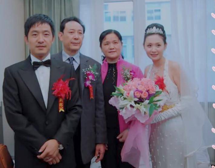 郭晓东不仅思想传统,行动也没跟上步伐,当时夫妻俩上《妻子的浪漫旅行