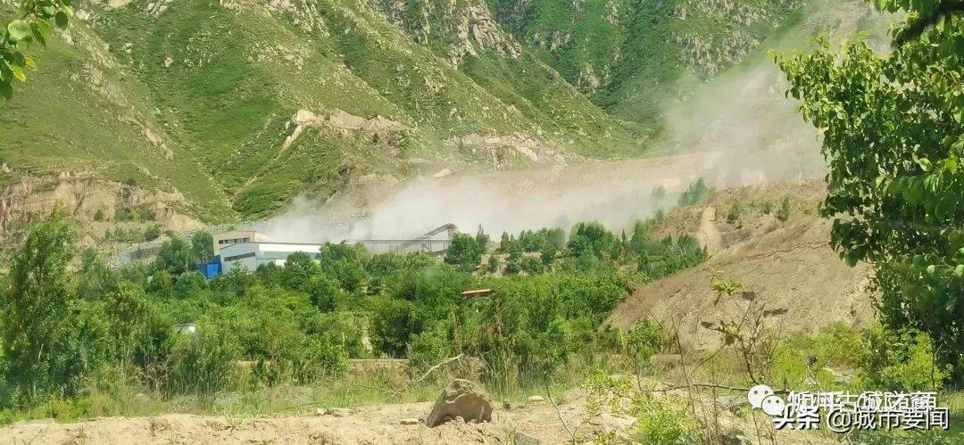 山西:代县新高乡赵村附近一选矿厂扬尘漫天 无人管?